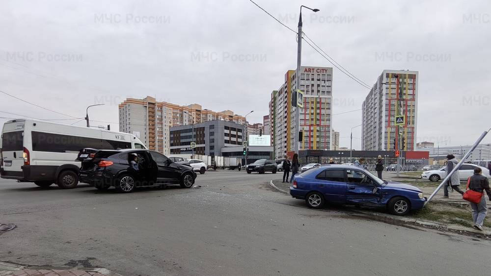 Напористые водители в Брянске попали в обидное ДТП
