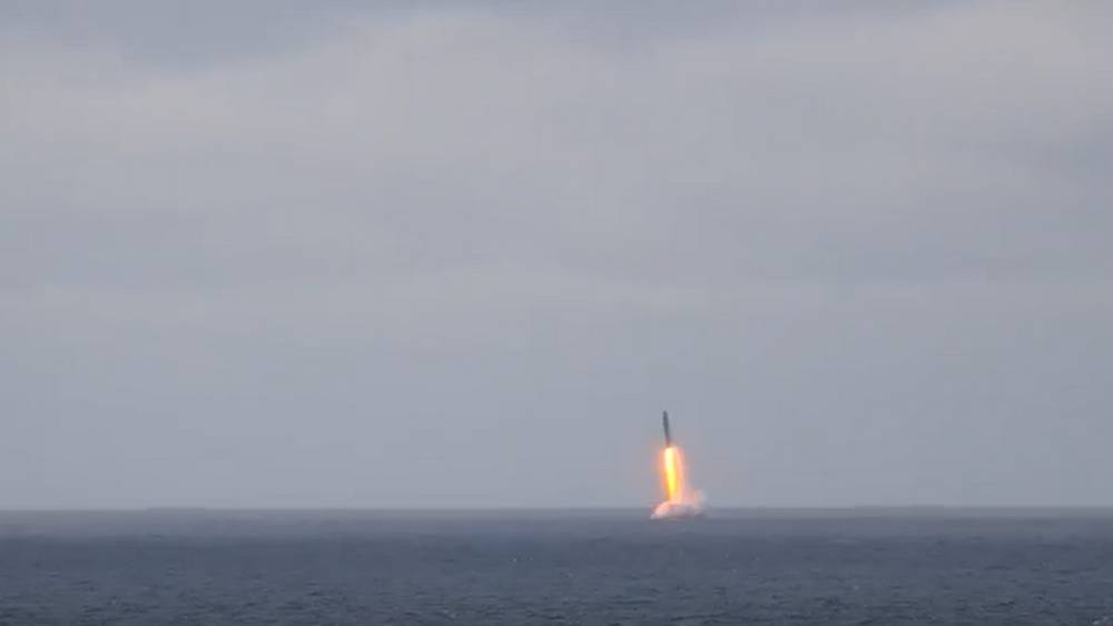 С крейсера «Брянск» запущена баллистическая ракета «Синева»