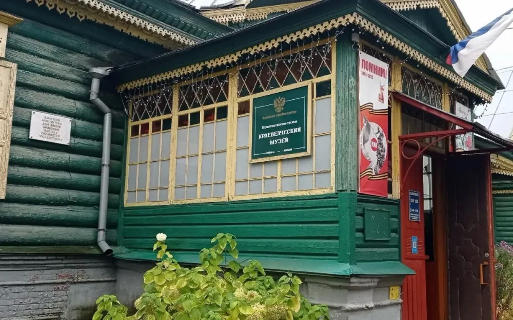 Активисты «Единой России» проверили оснащение Новозыбковского краеведческого музея