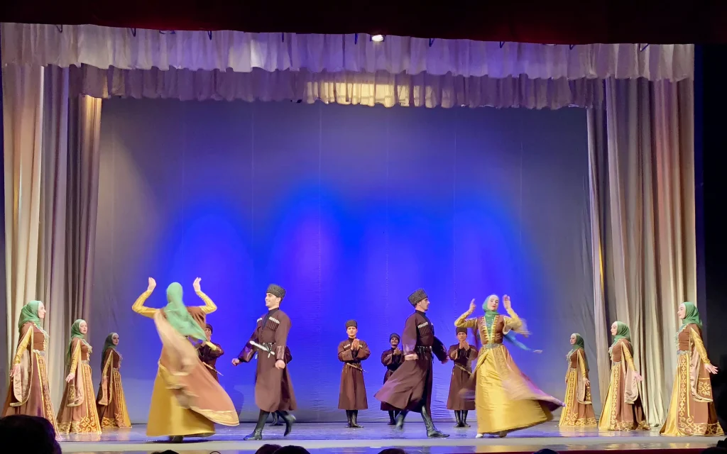 В Дагестане установили рекорд России по самой массовой лезгинке