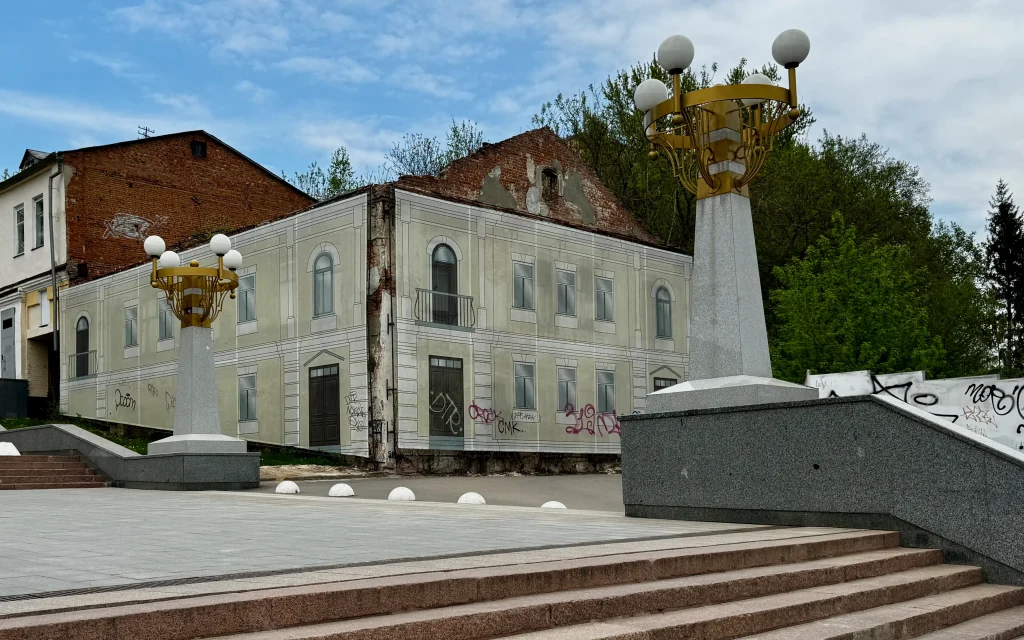 В Брянске выставили на продажу за 1 рубль исторический дом на бульваре Гагарина