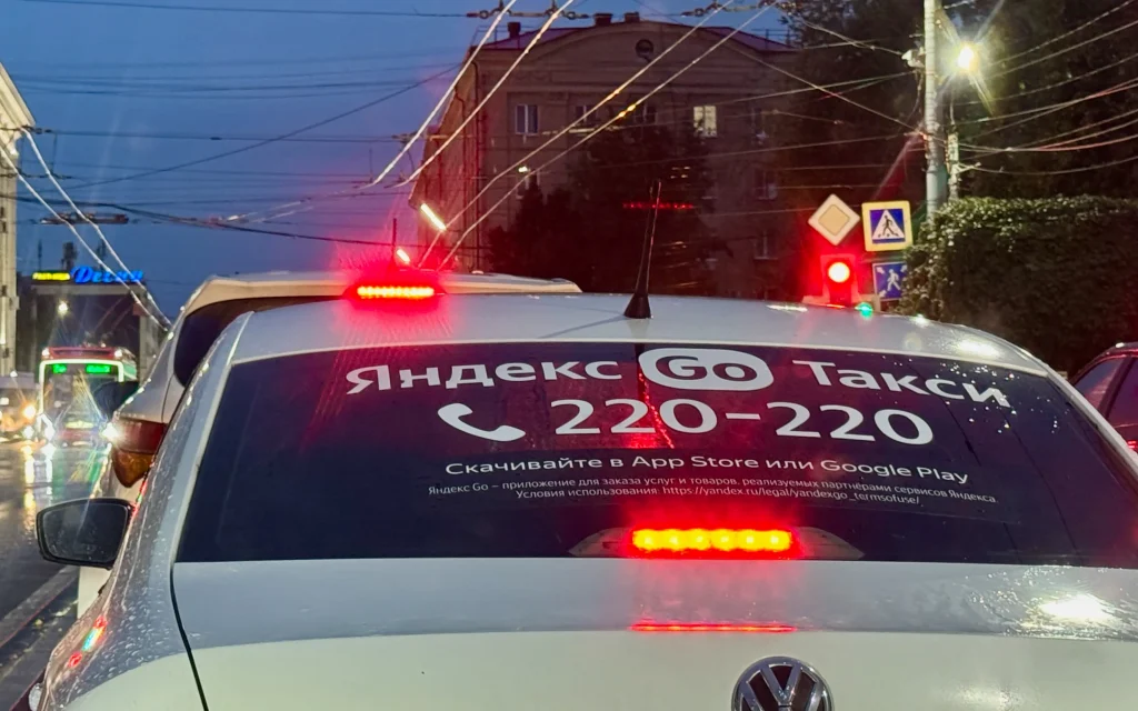 Брянские таксистов призвали чаще отдыхать из-за слишком высоких заработков