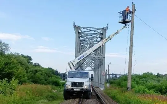 Железнодорожники перенесли 10 км линии электроснабжения на участке Почеп – Немолодва Брянской области с земель Гослесфонда в полосу отвода