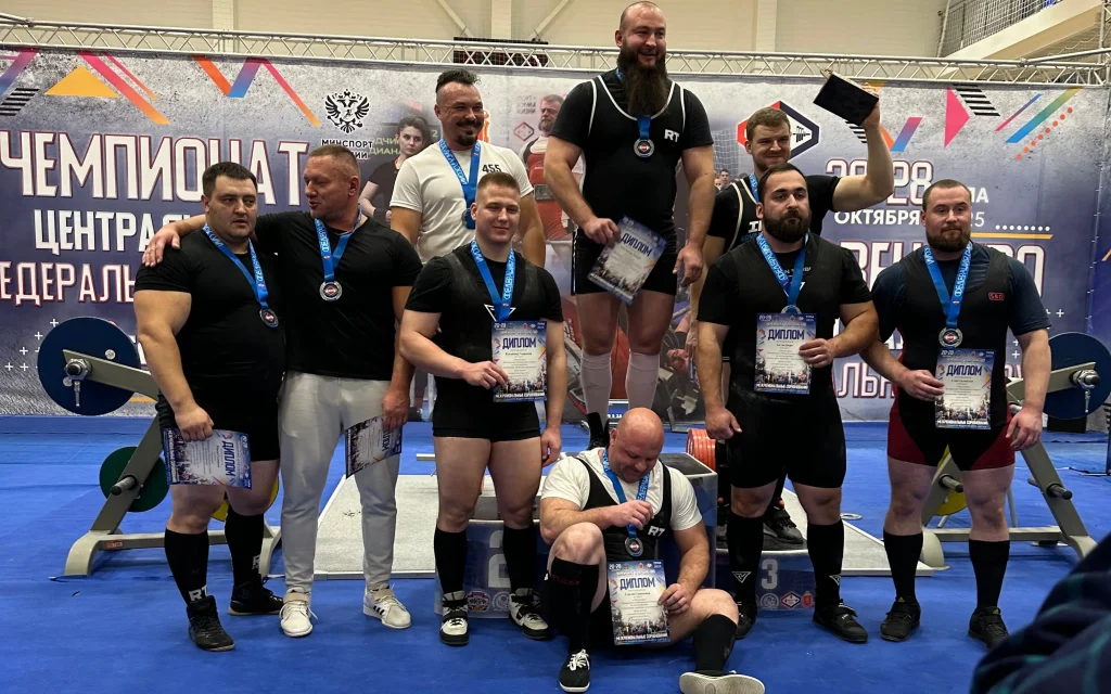 Брянский силач Юрий Соловьев стал победителем зонального чемпиона