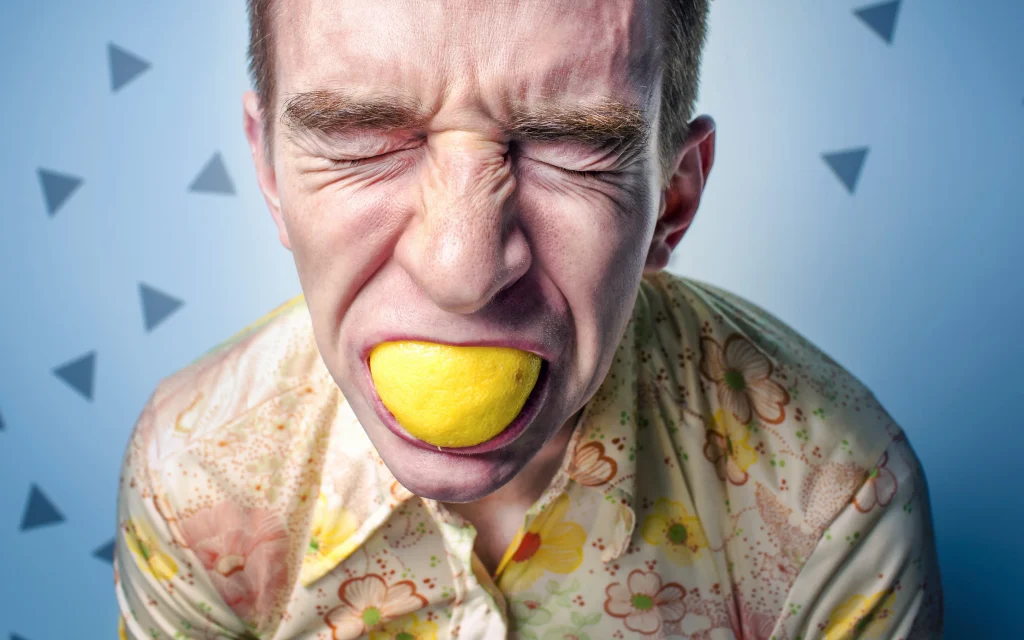 Брянская журналистка Ева Меркачева выбила для арестантов чеснок и лимон