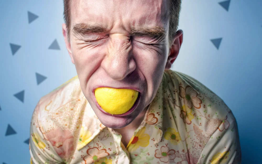 Брянская журналистка Ева Меркачева выбила для арестантов чеснок и лимон