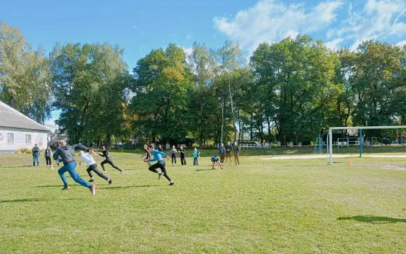 В Локте Брянской области школьники сразились в русскую лапту