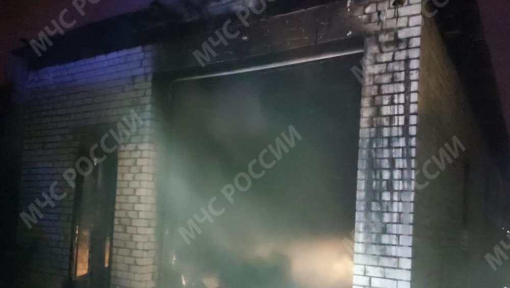Под Брянском в Супоневе в горевшем гараже погиб 37-летний мужчина