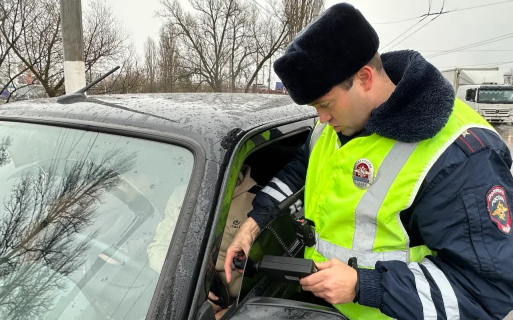 В Брянске ГАИ за 4 дня наказала более 400 водителей за чрезмерную тонировку