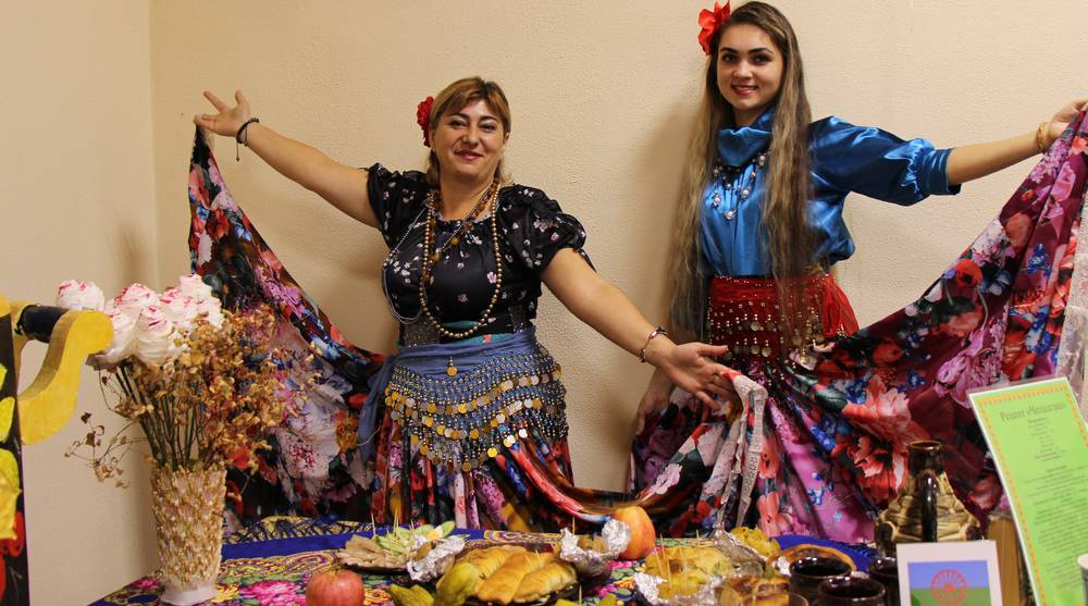 В поселке Локоть перед праздником прошел фестиваль народной кухни России