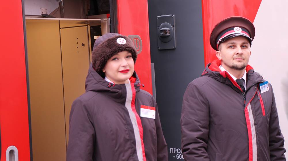 Что удивило и порадовало в новом двухэтажном поезде Брянск − Петербург