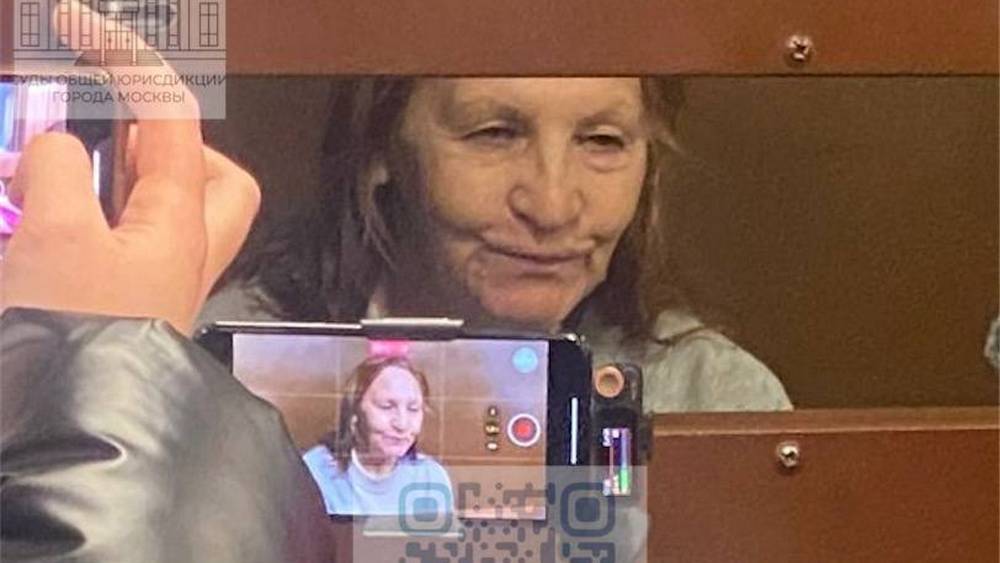 Пенсионерка рассказала, почему толкнула брянскую девочку на рельсы в метро