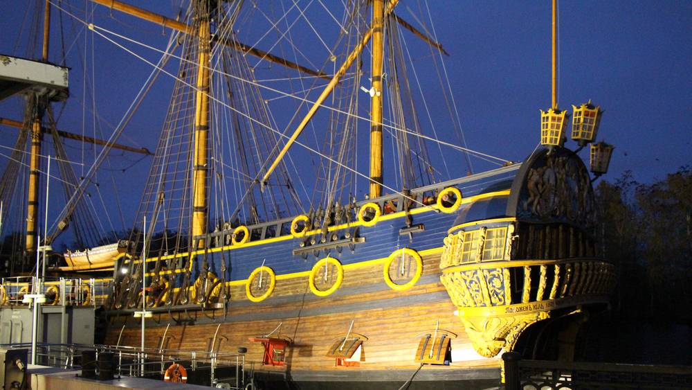 Петр I заставил строить струги в Брянске, но сейчас речной флот России приплыл