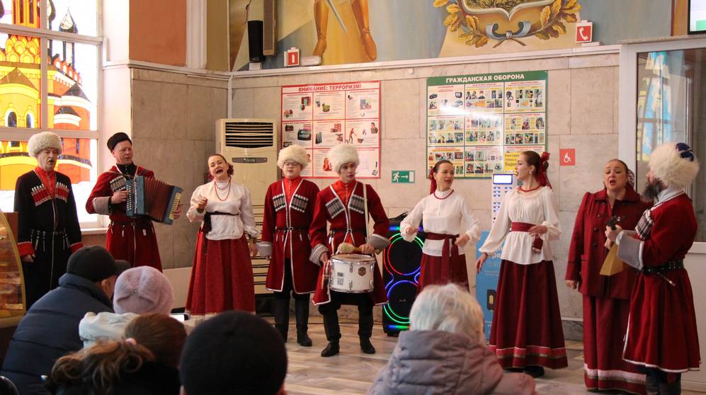 Что удивило и порадовало в новом двухэтажном поезде Брянск − Петербург