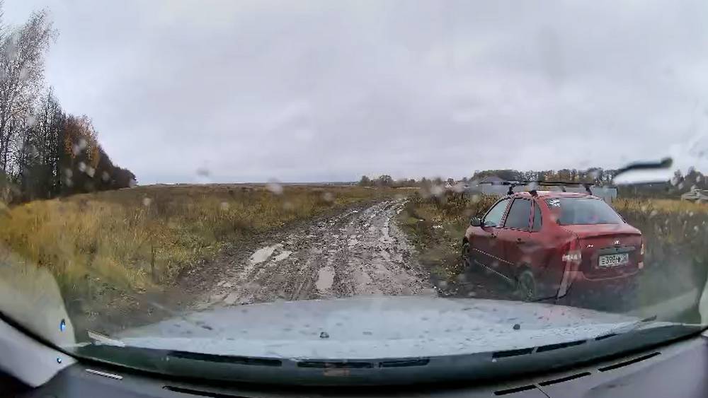 «Круг замкнулся, помощи нет»: многодетные брянские семьи остались без дороги