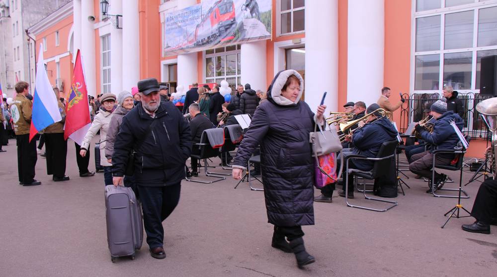 Что удивило и порадовало в новом двухэтажном поезде Брянск − Петербург