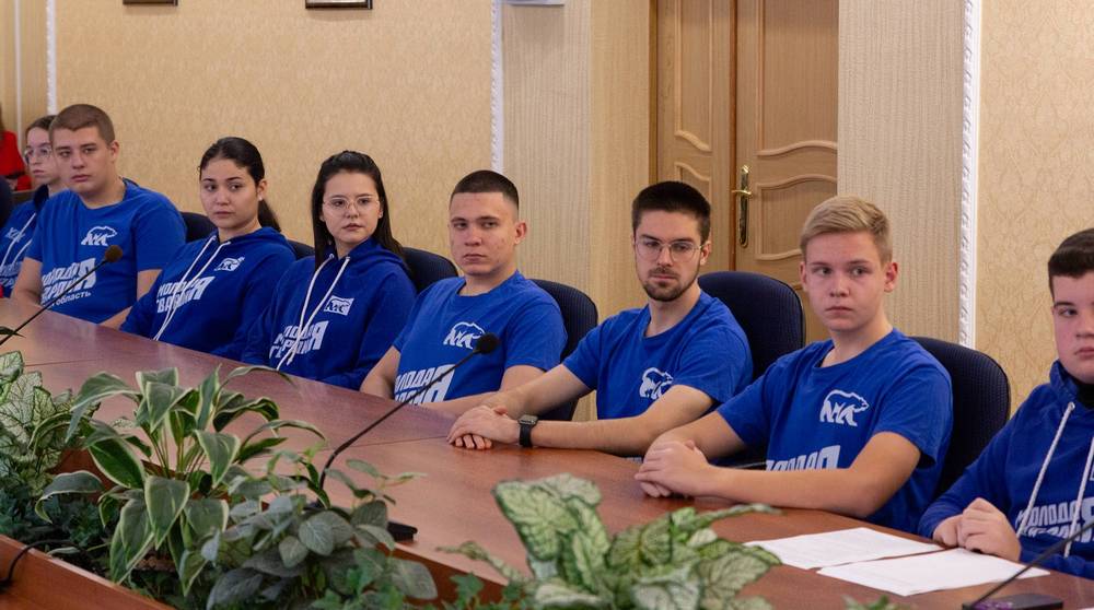 В честь 20-летия «Молодой Гвардии»: встреча молодогвардейцев с депутатом Олегом Матыциным