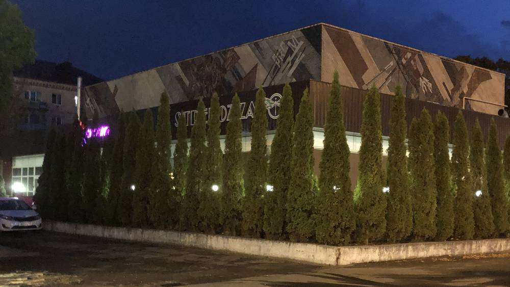 В Брянске выставили на продажу за 90 млн рублей легендарный «Полтинник»