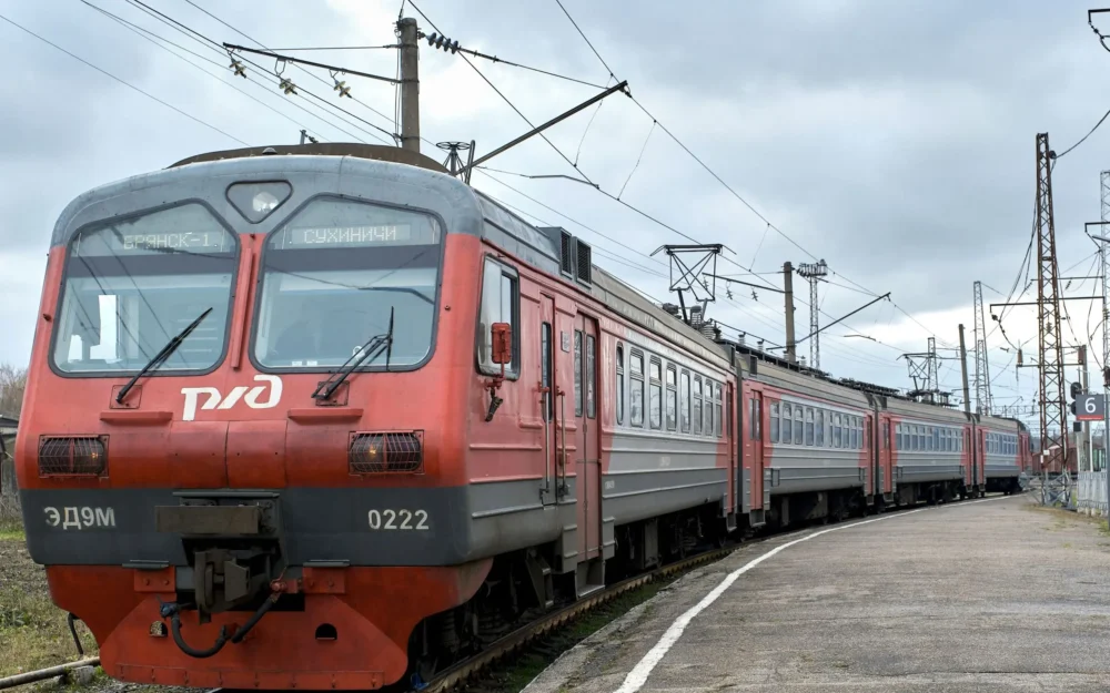 Расписание одного пригородного поезда изменится с 17 ноября в связи с ремонтом пути