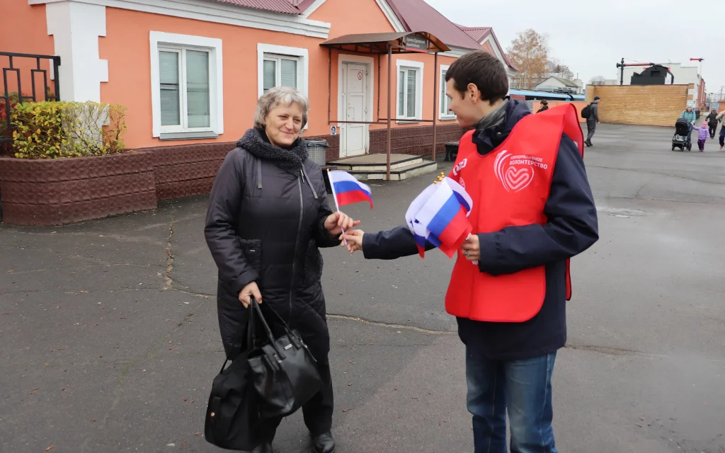 В День народного единства железнодорожники провели акцию на вокзале Брянск-Орловский