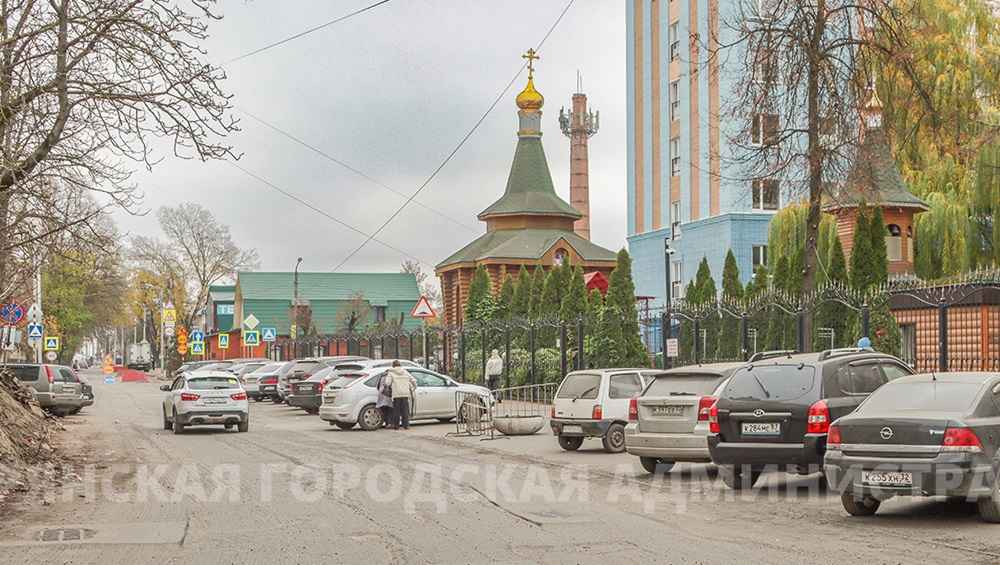 В Бежицком районе Брянска на улице Камозина убрали старый асфальт