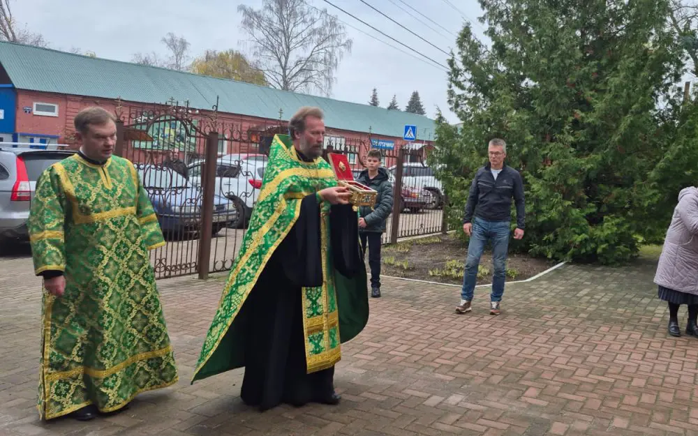 Ковчег с мощами Матроны Московской прибыл в храм Брасовского района