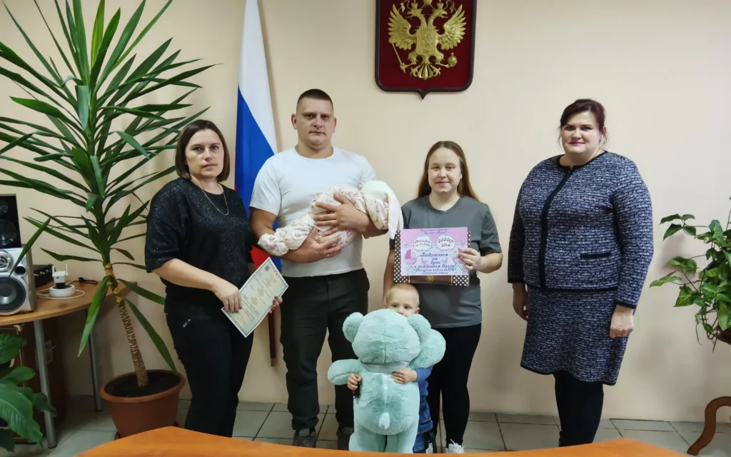 В брянском приграничном районе обрадовались рождению сотого ребенка