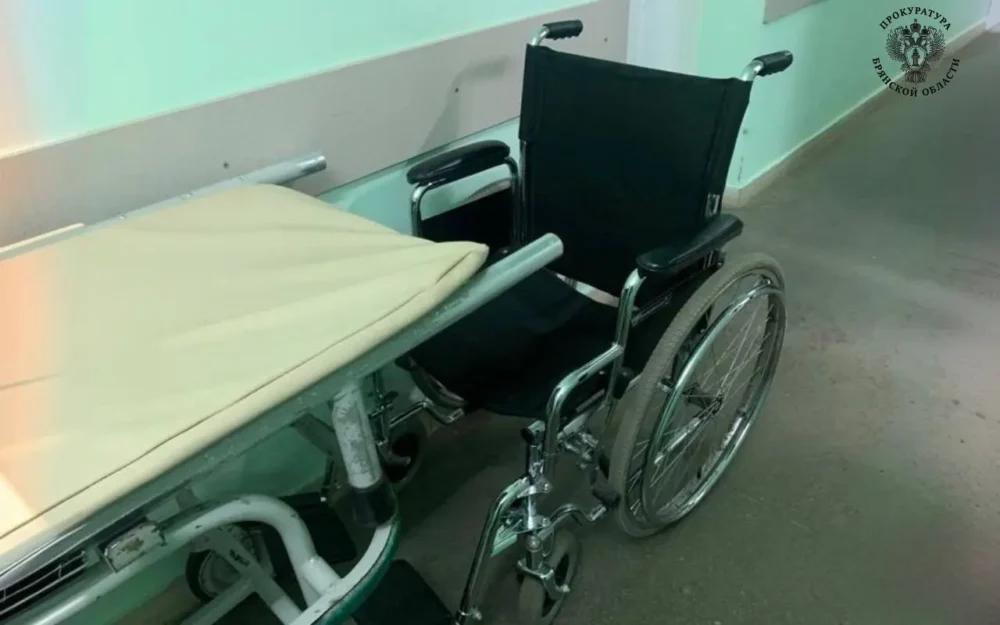 В Климовском районе прокурор обеспечил инвалиду средства реабилитации