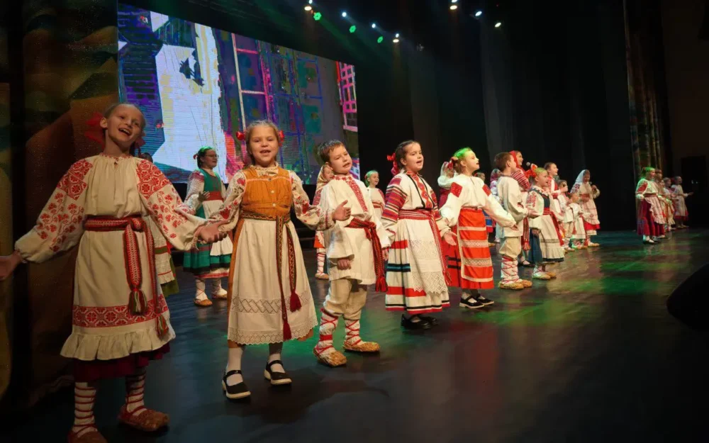 Брянский губернатор наградил многодетных женщин и рассказал о поддержке семей