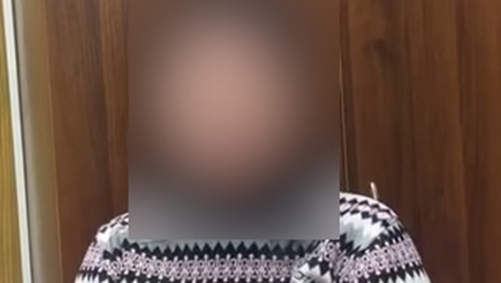 Мошенники за снятие порчи выманили у брянской пенсионерки около 1 млн рублей