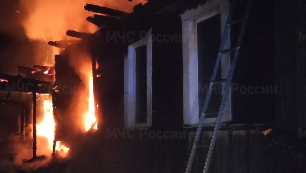 В брянском селе ночью сгорел жилой дом – есть пострадавшие