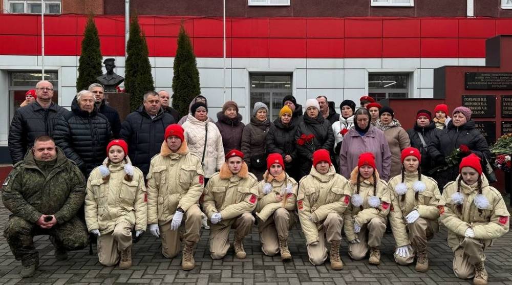 В День Героев Отечества на Аллее Славы увековечили память героя-защитника