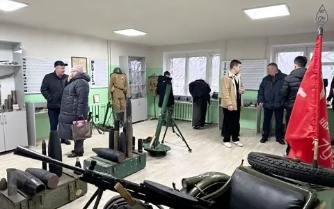 Сотрудники УФСБ провели патриотическую викторину для школьников Клинцов