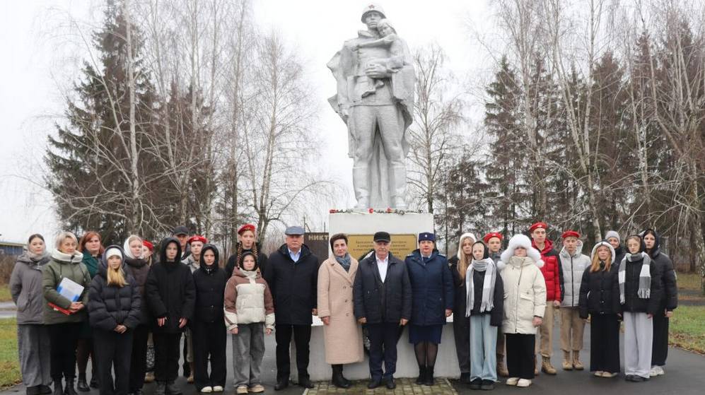 В День Неизвестного солдата на Брянщине прошли памятные церемонии