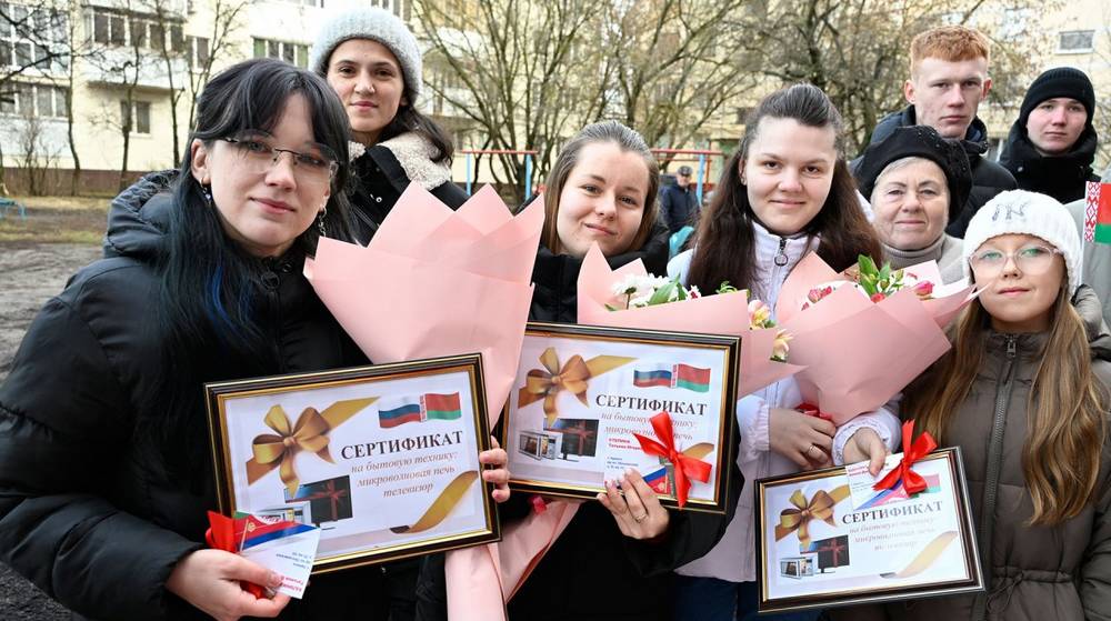 Представитель Брянской епархии принял участие в церемонии вручения ключей от квартир детям-сиротам