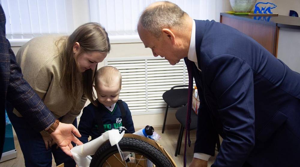 Николай Щеглов исполнил детские мечты в рамках акции «Ёлка желаний» в Брянске