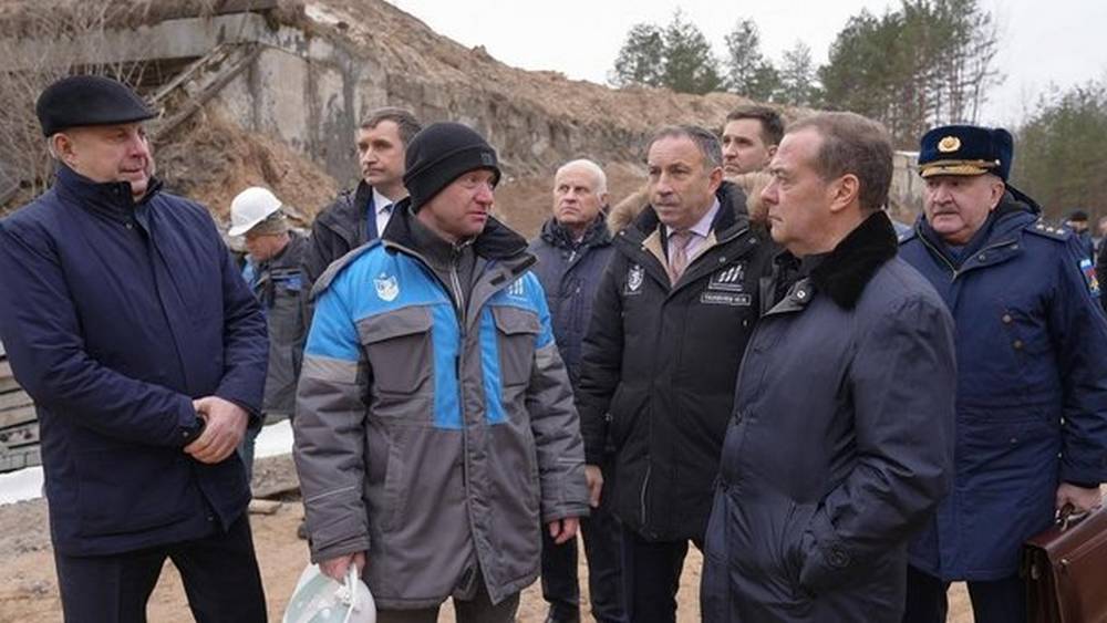 Атакованный ракетами брянский завод пришел к 90-летию