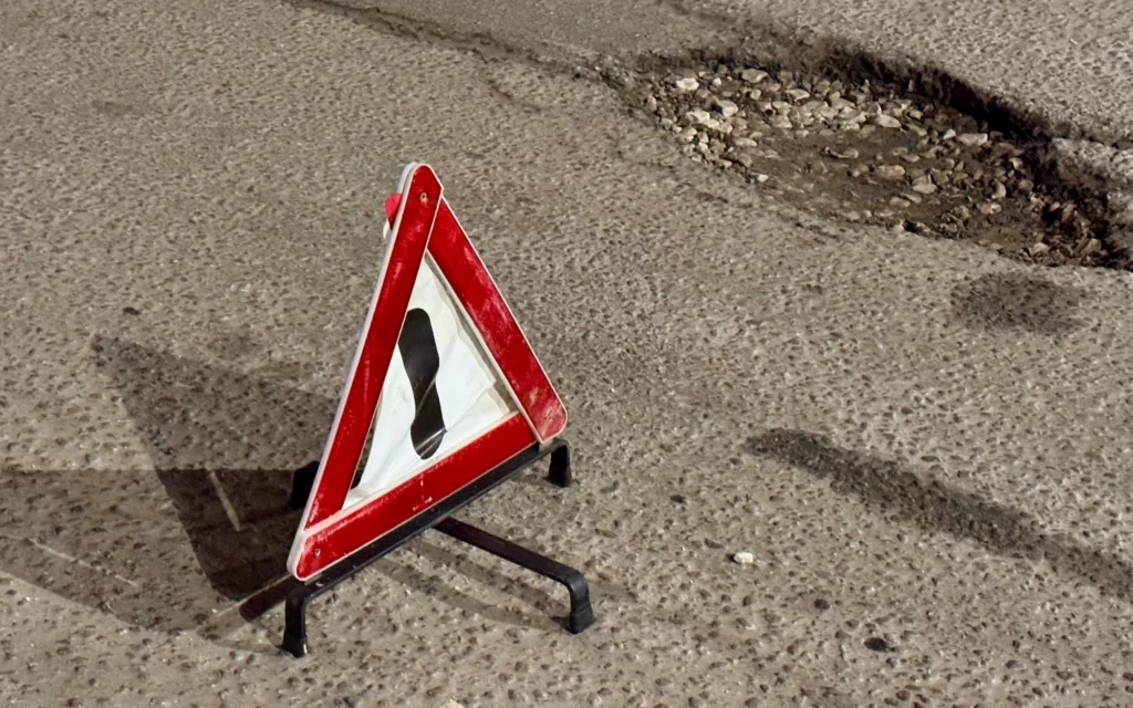 Неудачный обгон на М-3 в Навлинском районе закончился госпитализацией водителя