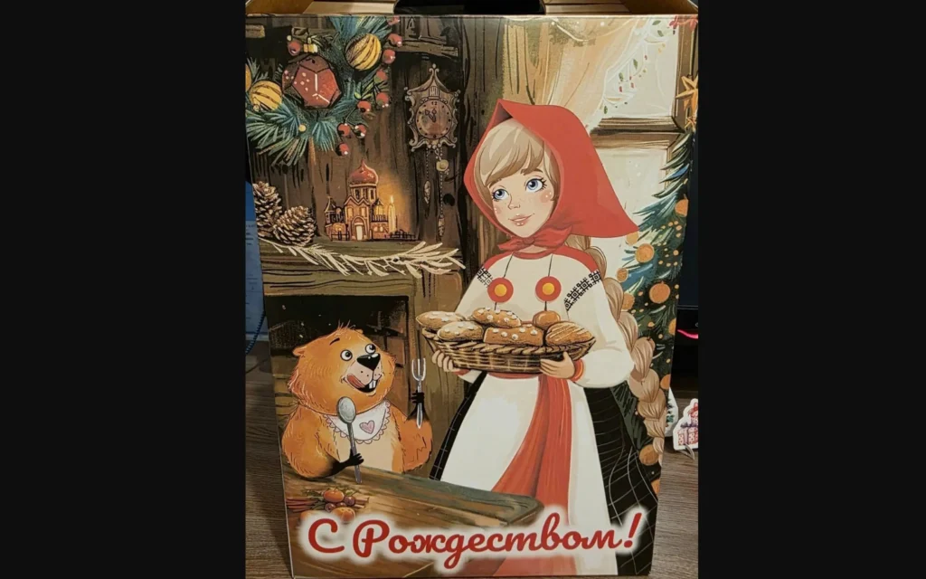 Российским детям выдали новогодние подарки с изображением храма без крестов