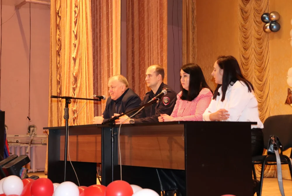 Брянским студентам рассказали о правилах безопасности на железной дороге