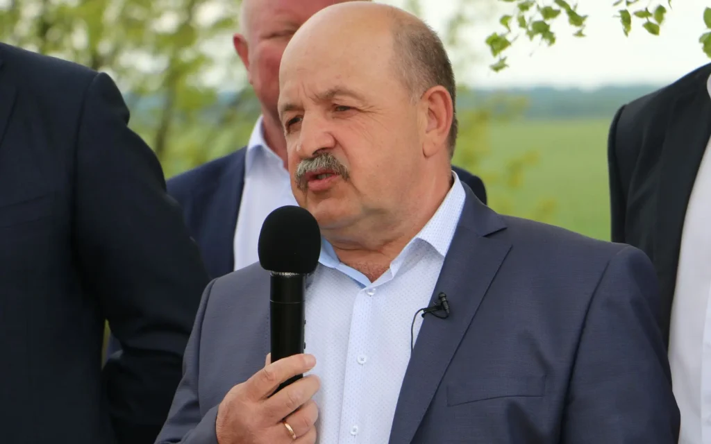 Президент наградил медалью ордена главу Стародубского округа Николая Тамилина