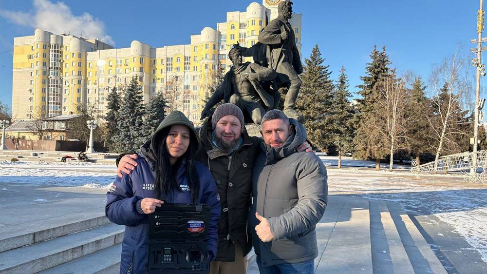 В свой день рождения Владимир Латенков передал бойцам обнаружитель дронов