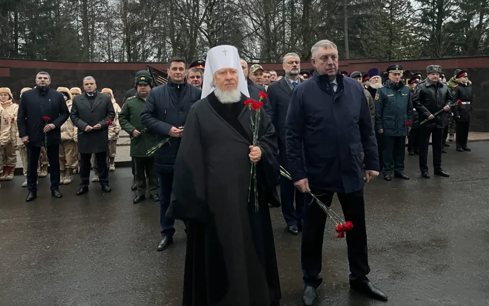В Брянской области почтили память защитников в День Неизвестного Солдата