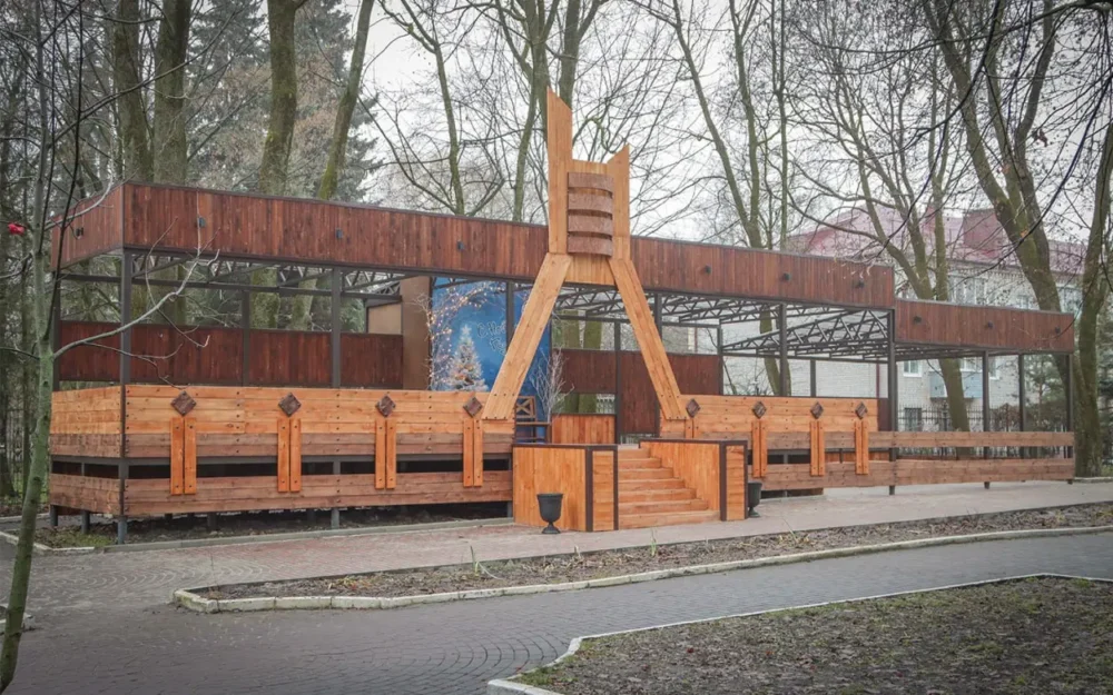 В парке Толстого Брянска построили новый культурно-досуговый центр