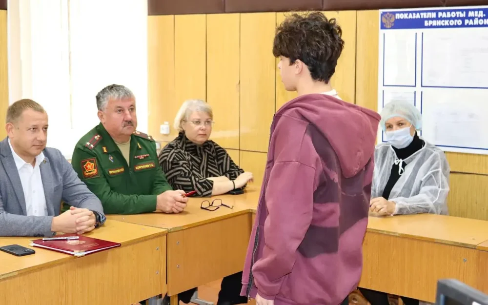Брянский губернатор приказал поставить на воинский учет 17-летних граждан