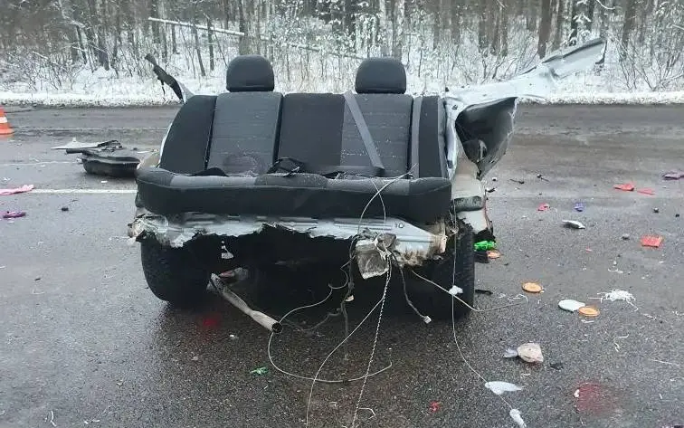 Появились ужасающие снимки с места смертельной аварии под Брянском