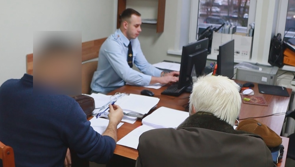 Брянская полиция вернула пенсионеру похищенные у него мошенниками 2 млн рублей