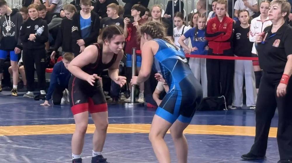 Турнир по вольной борьбе памяти героя России Дмитрия Седнева собрал молодых спортсменов со всей страны