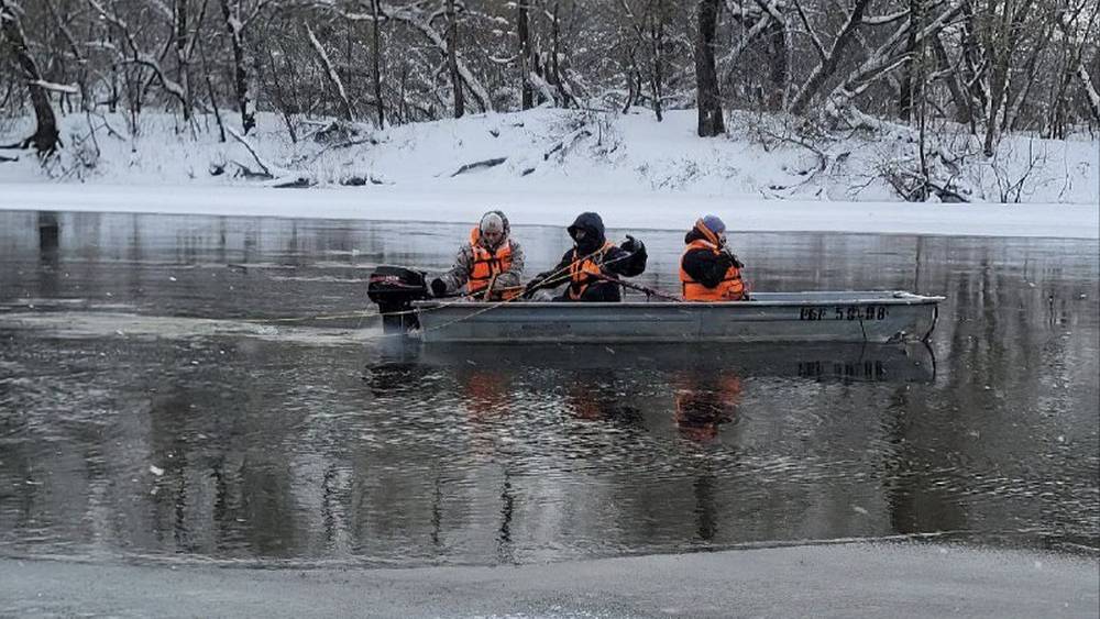Поиски провалившихся под лед в Брянске детей повторяют события 2018 года