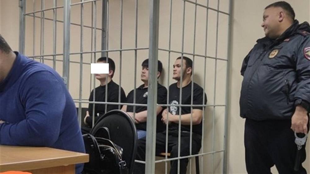 За что боролись: мигранты избили депутата Госдумы и с триумфом вышли из суда